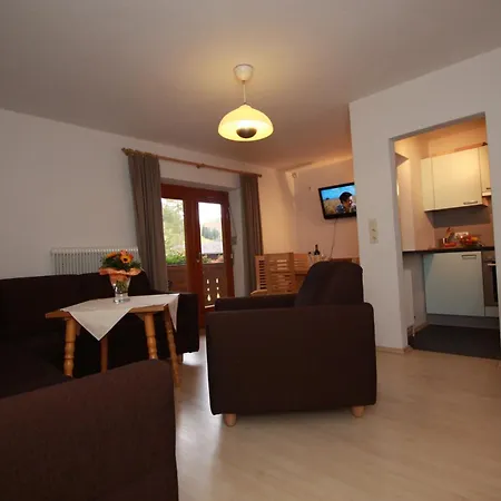 Haus Schoene Aussicht * Берванг