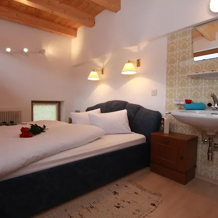 Haus Schoene Aussicht Апартаменты *