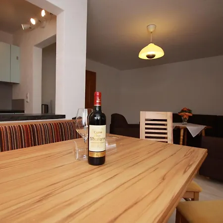 Haus Schoene Aussicht アパート